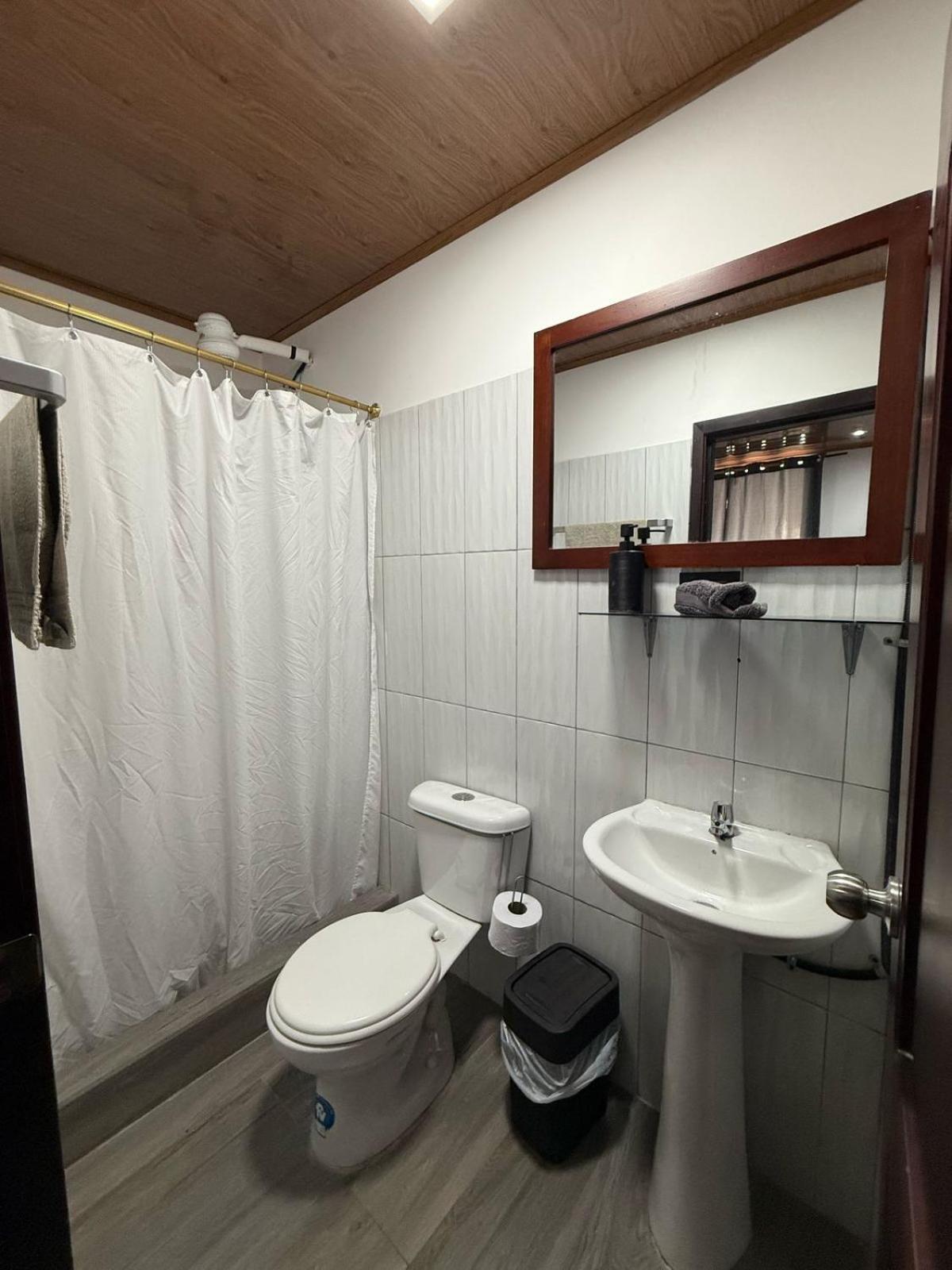 Bunker593 Inn テナ エクステリア 写真